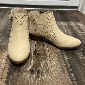 Qupid booties size 6